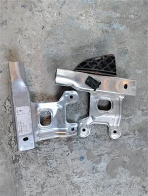 Bmw f30 F20 radiator brackets