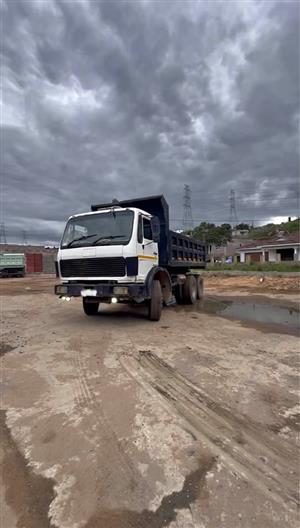 1983 V-Series 10 Cube Tipper Truck