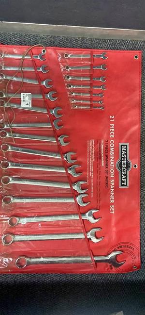 21 master craft spanner set