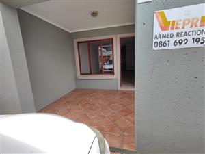 2 BEDROOM FLAT FOR SALE GREENHILLS EXT 3 RANDFONTEIN