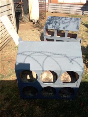 Breeding nestboxes for pigeons and chickens