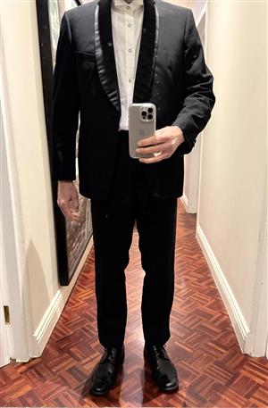 Tuxedo (black)