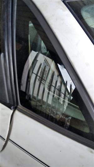 OPEL ASTRA QUARTER GLASS FOR SALE