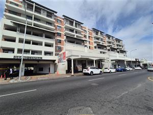 1 Bedroom apartment in the Heart of Wynberg with Stunning Mountain views