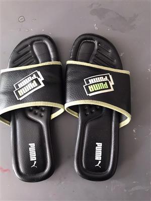 Boy’s puma sandals