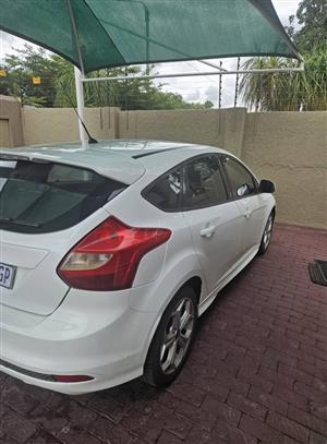 Ford Focus 1.6L 2014