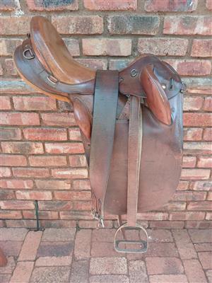 Brown Leather Australian Stock Saddle 17"