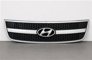 2010 Hyundai H-1 2.4 Front Bumper Grill for sale