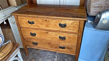 Vintage dresser