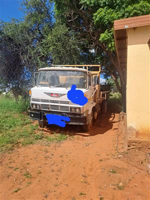 Hino truck truck for sale.