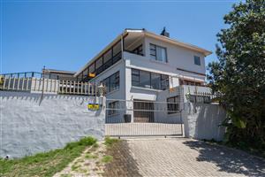 PRICED TO SELL !!!! BEACH FRONT HOME – 3 separate units