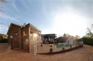 Guest House For Sale in Warrenton