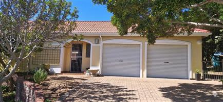 House For Sale in Stilbaai Wes