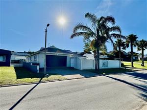 Spacious & Secure 3-Bedroom Home in Prime Little England Location