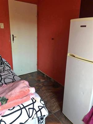 Single room I rent in a commune at Phillip Nel park Pretoria west