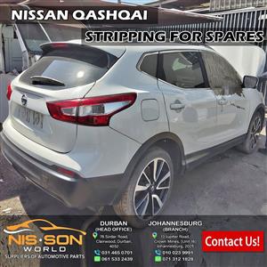NISSAN QASHQAI STRIPPING FOR SPARES