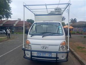 2008 Hyundai H100 2.6  110000kms With canopy  Manual  Petrol  White Color
