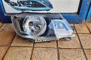 Renault Kwid headlight clean
