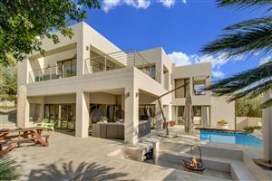 Modern Elegance in Dainfern Golf Estate