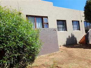 Townhouse For Sale in Naturena