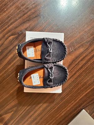 2 Pairs Kids Shoes – Sizes EU 21/22 & 33