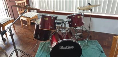 Second hand starter drum kit