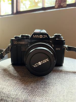 Minolta X-700 film camera + lens bundle