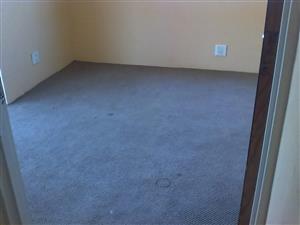 Room available for single lady in heuweloord 