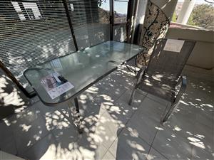 Outdoor table & 6 chairs 