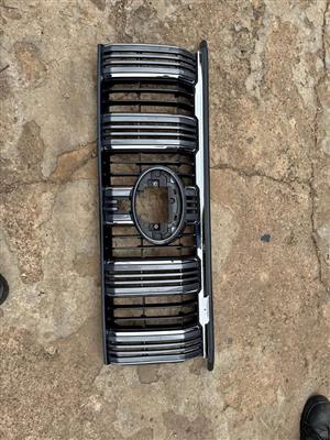 Toyota Land Cruiser Prado Main Front Grill