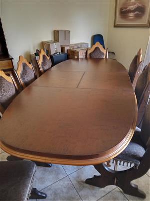 Geelhout & embuia dining room set wth 8 chairs and showcase