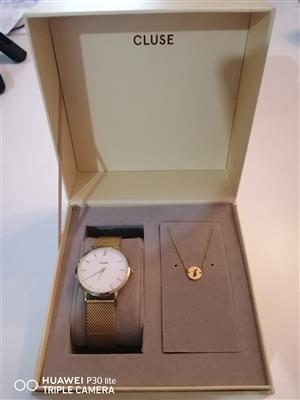 Ladies CLUSE watch and bracelet. Never been warn. Unwanted gift. 