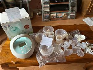 Spectra S1 hospital grade breastpump with extras