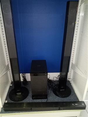 SONY HT-RT40 5.1 CHANNEL HOME THEATER 