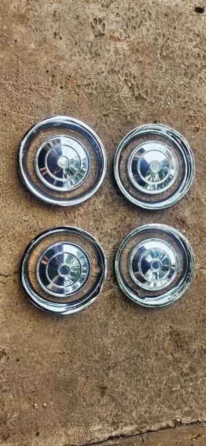Ford Escort, Anglia and Cortina 13 inc trim rings with wheelcaps
