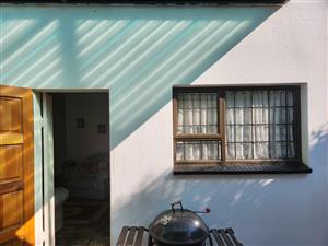 Charming Garden Cottage in Hurlingham Manor