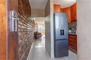 Modern, Well Maintained Apartment