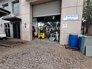 Warehouse to rent in Randjespark