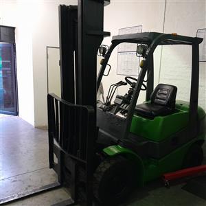 3 Ton Clark Forklift For Sale