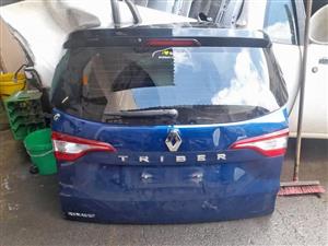RENAULT TRIBER TAILGATE