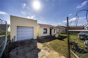 More Room, More Comfort: 2-Bedroom Home with 2 Flats in Mdantsane
