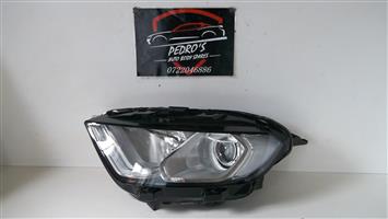 Ford Ecosport left headlight