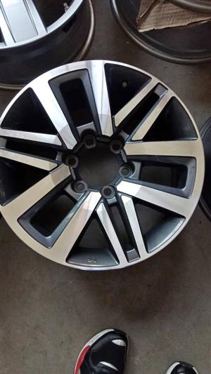 18 inch Toyota Hilux/Fortuner original mag to use for spare wheel 