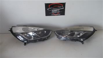 Renault Clio 4 headlight set