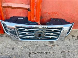 Nissan Np300 grille