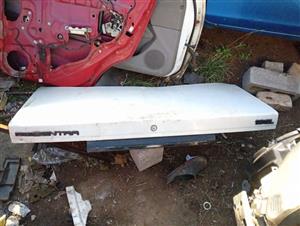 Nissan. Sentra boot lid white 1.6 GL
