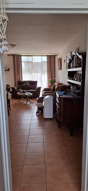 BEAUTIFUL & SPACIOUS APARTMENT FOR SALE IN VANDERBIJLPARK