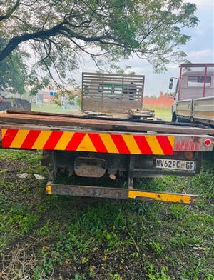 Isuzu F8000 flatdeck