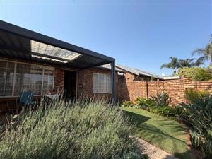Townhouse For Sale in Amberfield