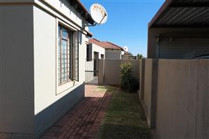 Beautiful 2 Bedroom Freestanding Townhouse In Greenhills